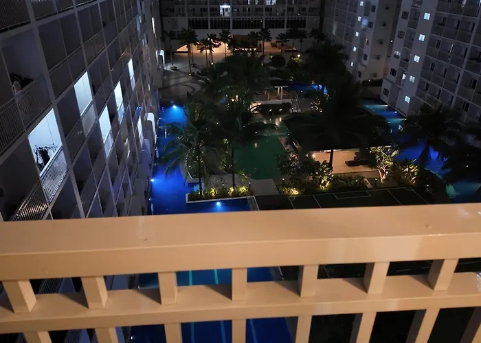 Balcony Pool View Shore Residences Tower D Apartahotel 4*